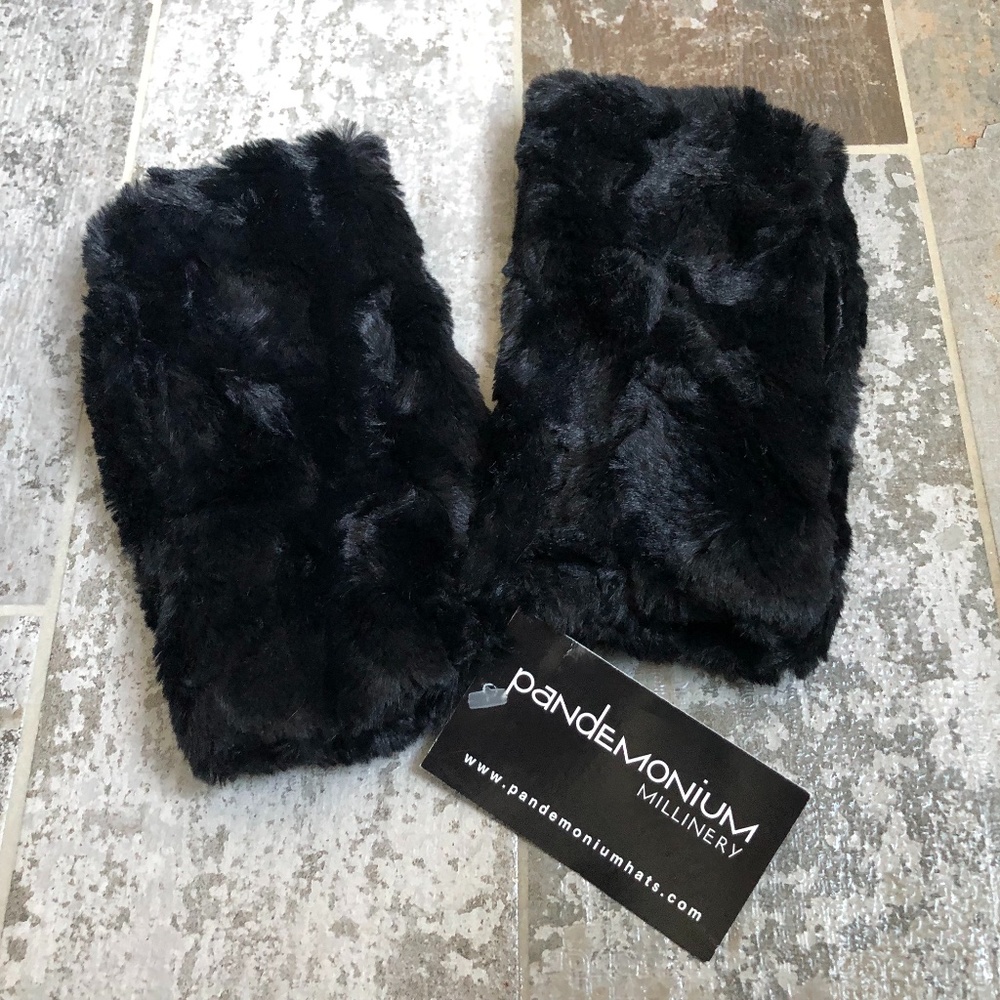 Pandemonium Fingerless Gloves NWT